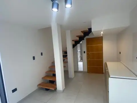Depto Tipo Casa en Venta de 6 ambientes