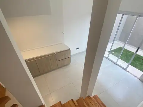 Depto Tipo Casa 6 ambientes con 1 baño
