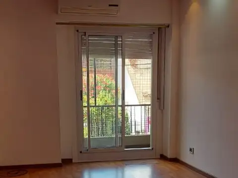 F Planes 1100, Piso 1