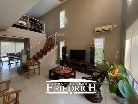 Casa en Venta de 5 dormitorios