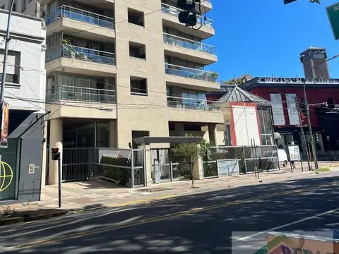 EXCELENTE DEPARTAMENTO CON COCHERA