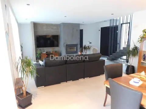 Casa  en Venta en El Nacional, General Rodríguez