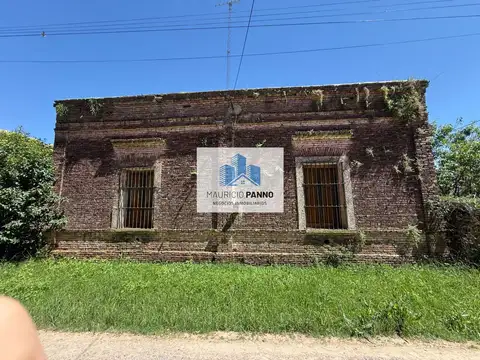 Casa en venta c/ cochera en Duggan