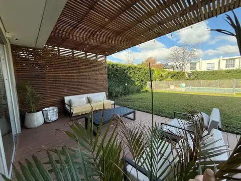 Casa  en Venta en Santa Guadalupe, Pilar del Este, Pilar