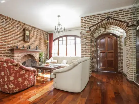 Casa 5 ambientes con 3 baños