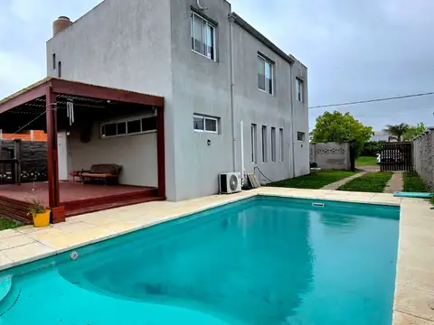 4 AMBIENTES PILETA PARQUE PARRILLA