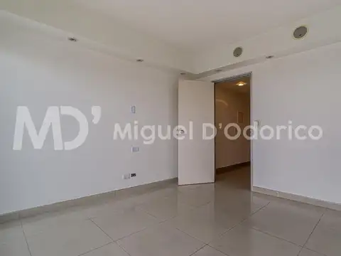 Oficina en Venta al Este