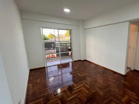 Departamento dos ambientes alquiler Moron