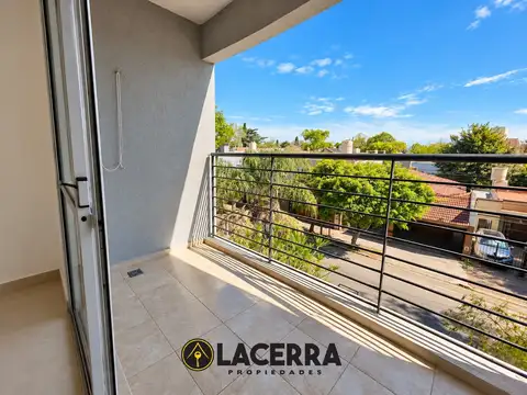 Departamento 2 ambientes en alquiler en Villa Ballester con balcón y terraza