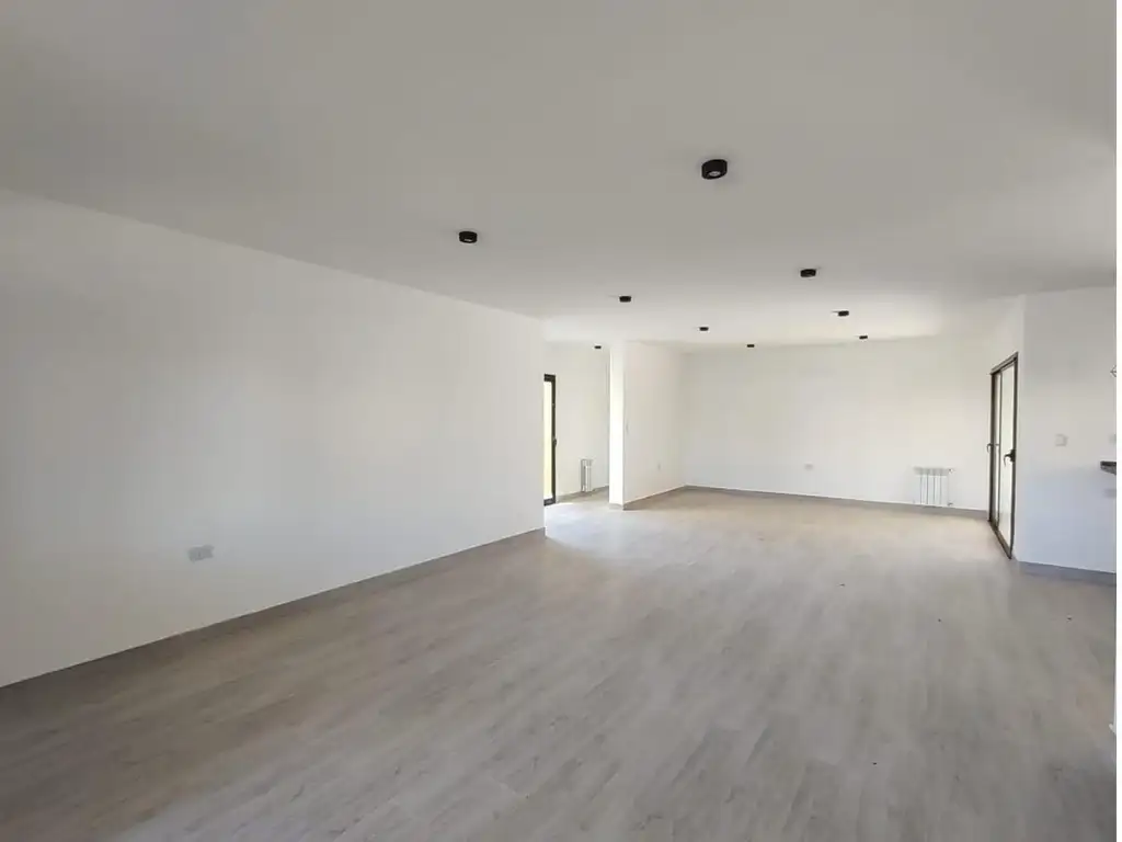 Casa en Alquiler - 4 dormitorios -