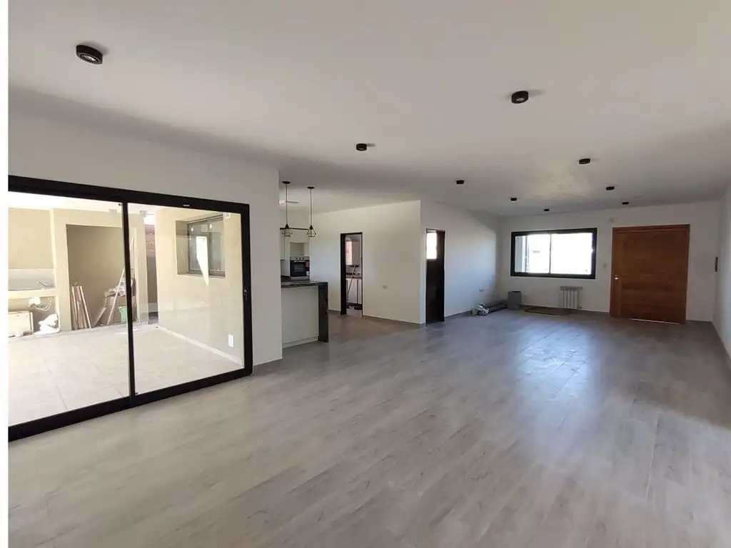 Casa en Alquiler con cochera