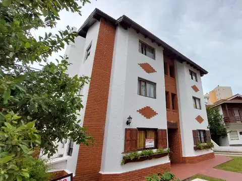 Paseo 103 entre Avenida 1 y 2