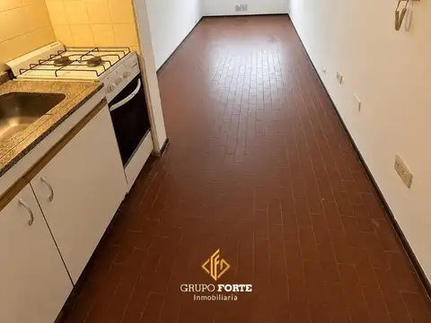 Estrada 100, Piso 2