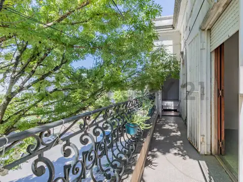 Amplio PH en 1er piso al frente | APTO BANCO