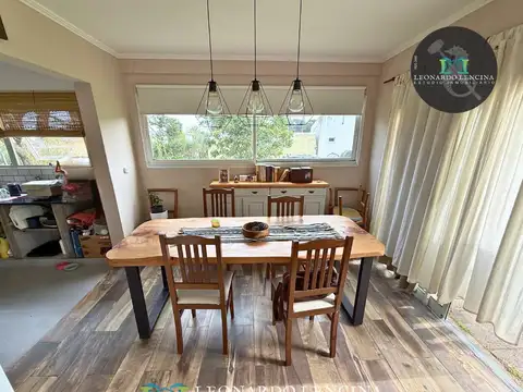 Casa en Alquiler con 3 cocheras