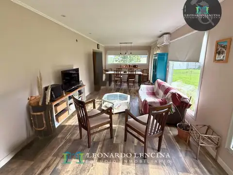 Casa 4 ambientes con 2 baños