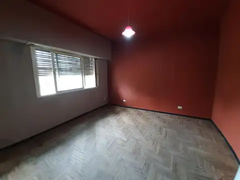 Casa 3 ambientes con   lote en Venta - Morón