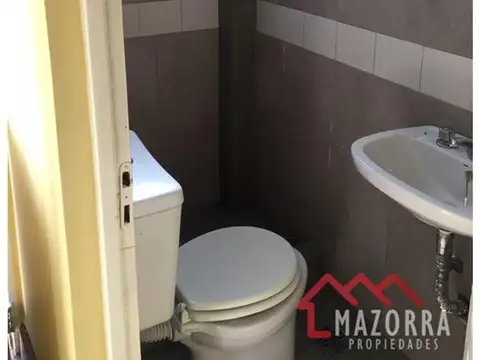 Casa tipo PH en ALQUILER- Caseros