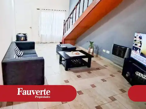 Casa en Venta con 3 cocheras
