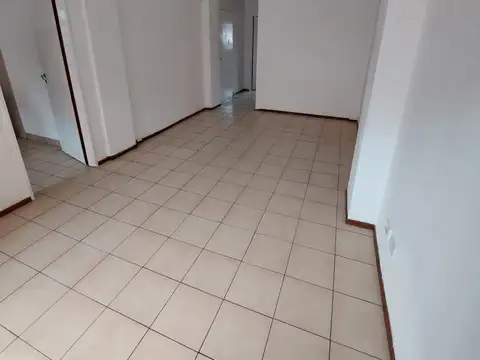 Depto Tipo Casa en Alquiler en Lanús, $ 490.000
