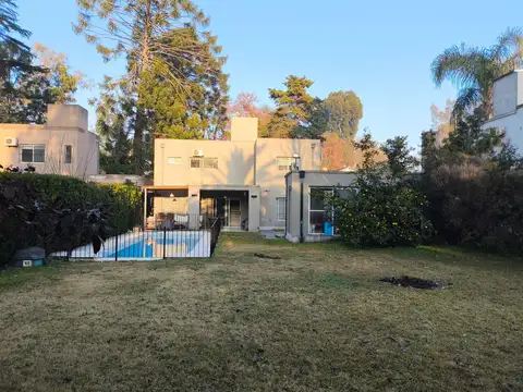 Benavidez Calle Alvear  170 al 100