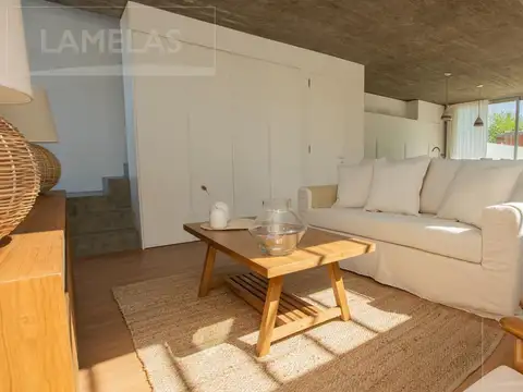 Casa de 3 dormitorios en complejo ABRA Funes - posesión inmediata