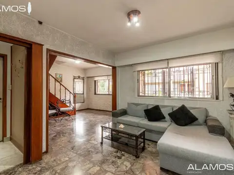VENTA CASA DE 5 AMBIENTES EN HAEDO
