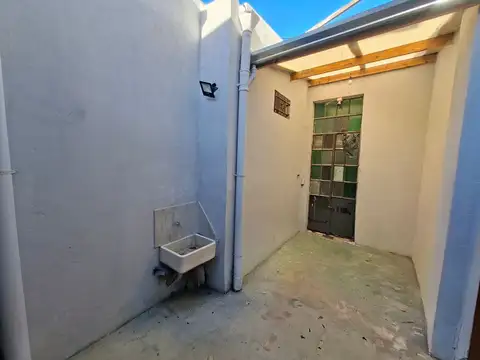 VENTA LOCAL CON OPCIÓN VIVIENDA-SARANDÍ-AVELLANEDA