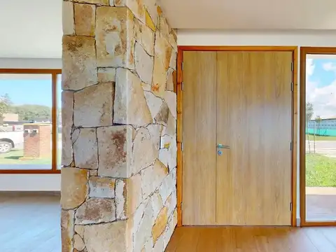 Casa en Venta con 4 cocheras