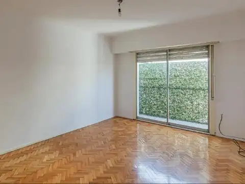 4 AMBIENTES – SEMIPISO – EXCELENTE CONTRAFRENTE CON BALCÓN – SUPER LUMINOSO
