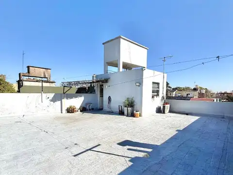 Casa en venta con Local, Terraza y Garage