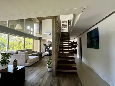 Casa en Venta de 5 amb en Nuevo Quilmes.