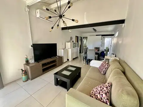 3 ambientes con cochera en excelente estado de conservación!