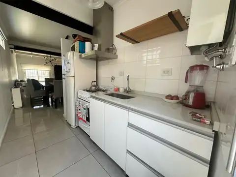 3 ambientes con cochera en excelente estado de conservación!