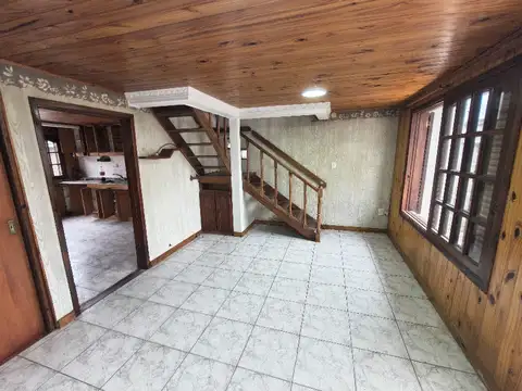 Depto Tipo Casa en Alquiler en Sarandi, $ 720.000