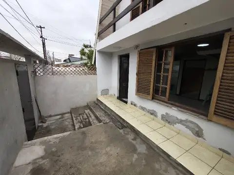 Depto Tipo Casa en Alquiler de 3 ambientes