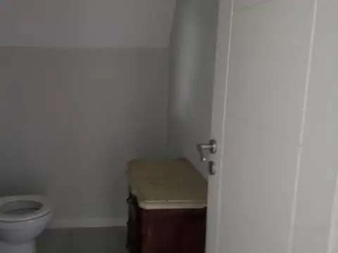 Depto Tipo Casa 3 ambientes con 2 baños