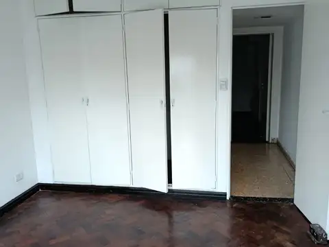 ALQUILA DEPARTAMENTO 3 AMB CON BALCON , IMPECABLE, EXPENSAS INCLUIDAS, CENTRO SAN MARTIN