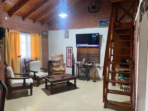 Casa en venta con 2 dormitorios. Parque Sakura, Exaltacion de la Cruz.