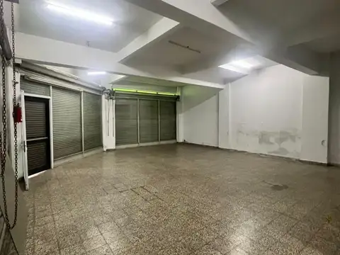 Local Comercial de 90 m² en Alquiler en Parque Chacabuco