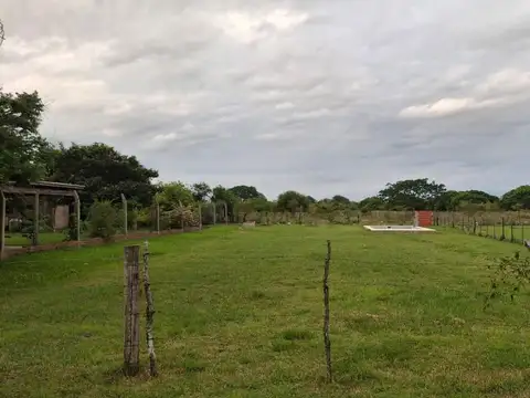 Terreno con pileta en Carolina - Luz - Agua
