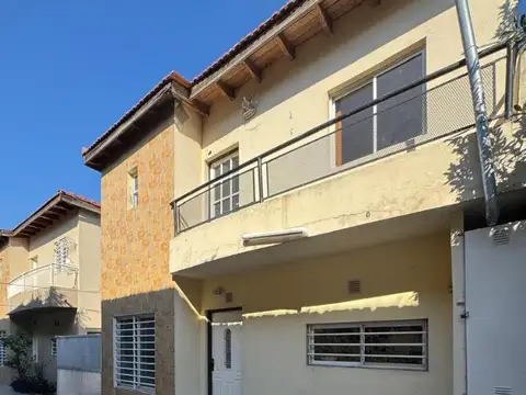 Venta Duplex 3 amb. con Cochera en Lomas de Zamora