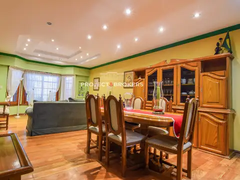 Casa 6 ambientes con 3 baños
