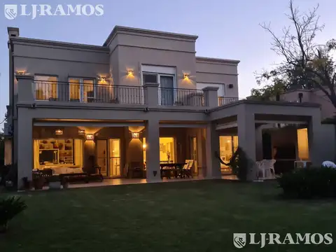 Casa con 3 dormitorios en alquiler anual en Santa Bárbara