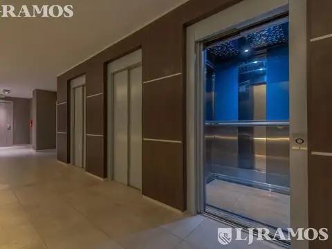Oficina 6 ambientes con 3 baños