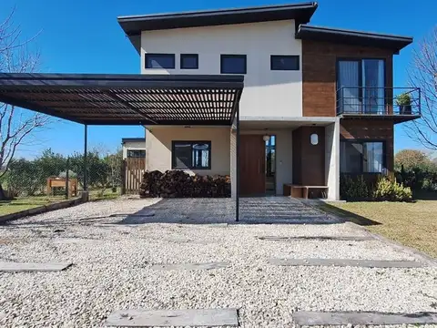 Casa en Venta en Medal Country club, USD 270.000