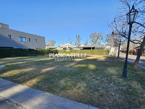 Terreno en  BARRIO ASTORGA. LOTE INTERNO. UBICACION CERCANA AL INGRESO DEL BARRIO