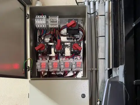 Casa 6 ambientes con 2 baños