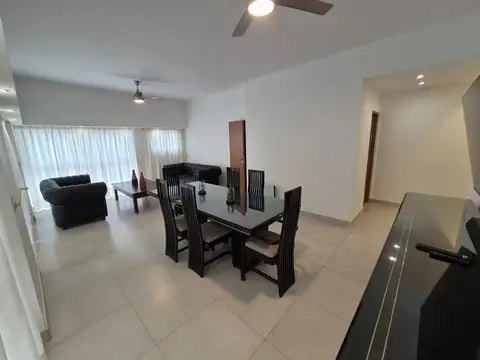 Bv. Maritimo Patricio Peralta Ramos 3000, Piso 1