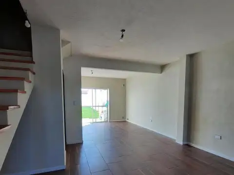 Depto Tipo Casa 3 ambientes con 1 baño
